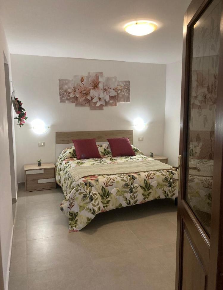 Casa Vacanze Il Confetto スルモナ エクステリア 写真